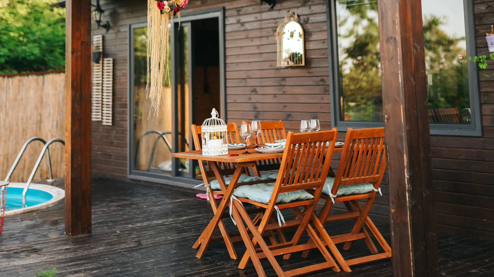 No:95 Deluxe Bungalov havuz ve veranda